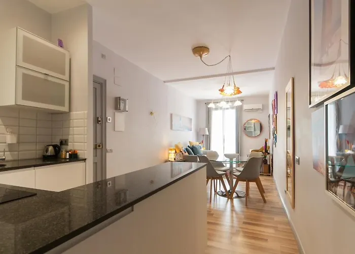 Inbarcelonasuites アパート