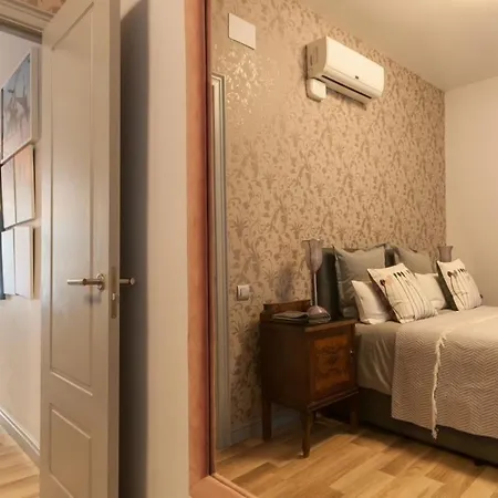 Inbarcelonasuites Apartment